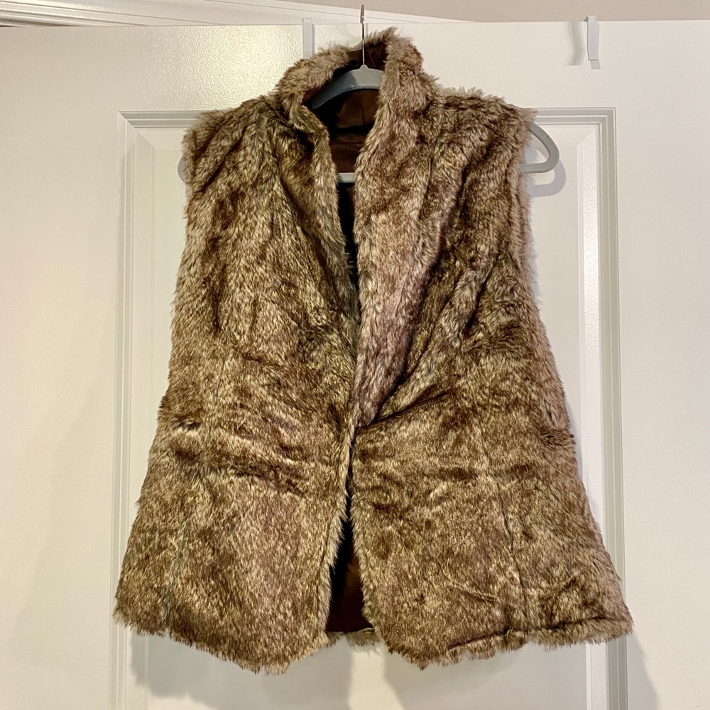 LIKE NEW Faux Fur Reversible Women’s Vest